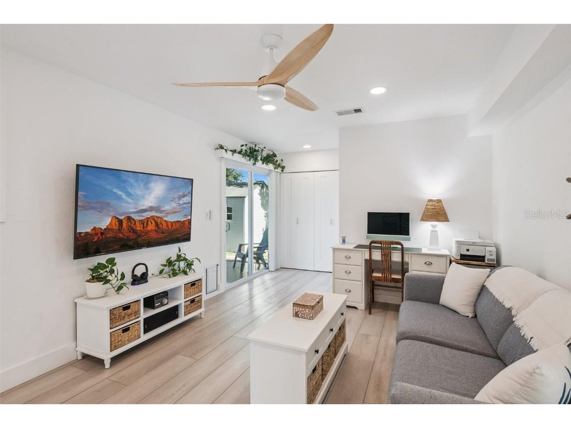 8096 Glenbrooke Lane Sarasota FL 34243 TB8390536 image19