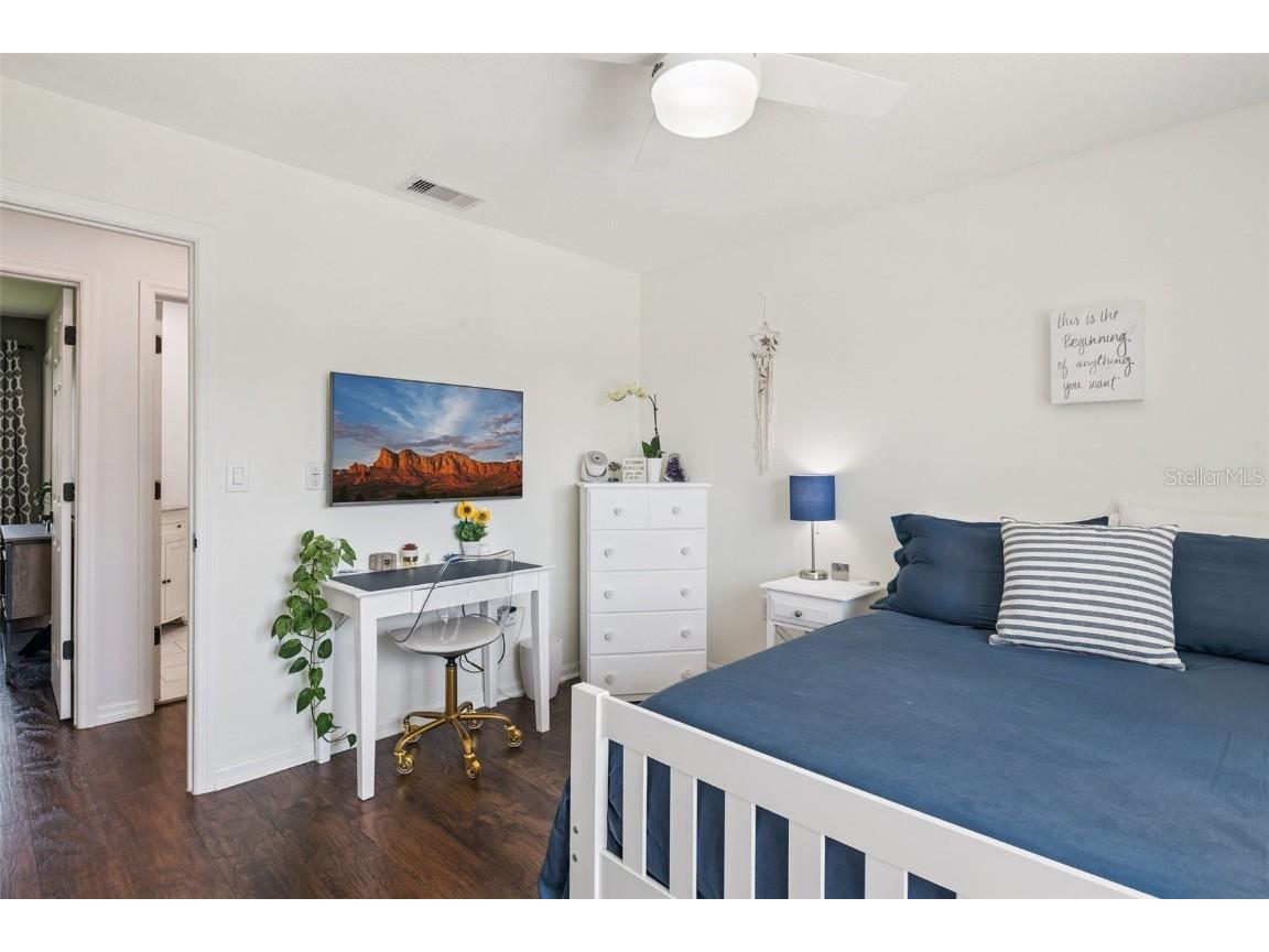 8096 Glenbrooke Lane Sarasota FL 34243 TB8390536 image38