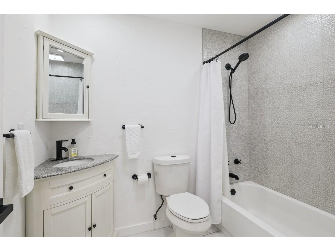 8096 Glenbrooke Lane Sarasota FL 34243 TB8390536 image39