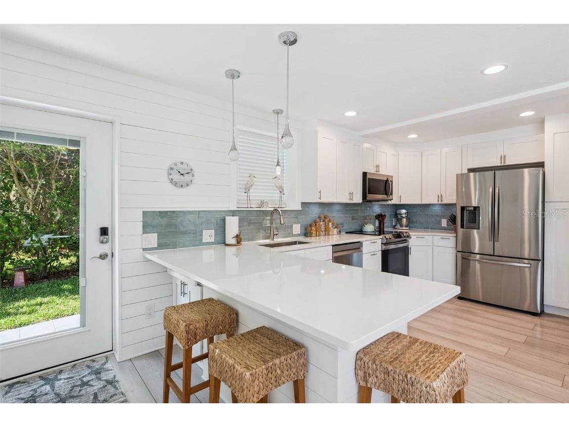 8096 Glenbrooke Lane Sarasota FL 34243 TB8390536 image4