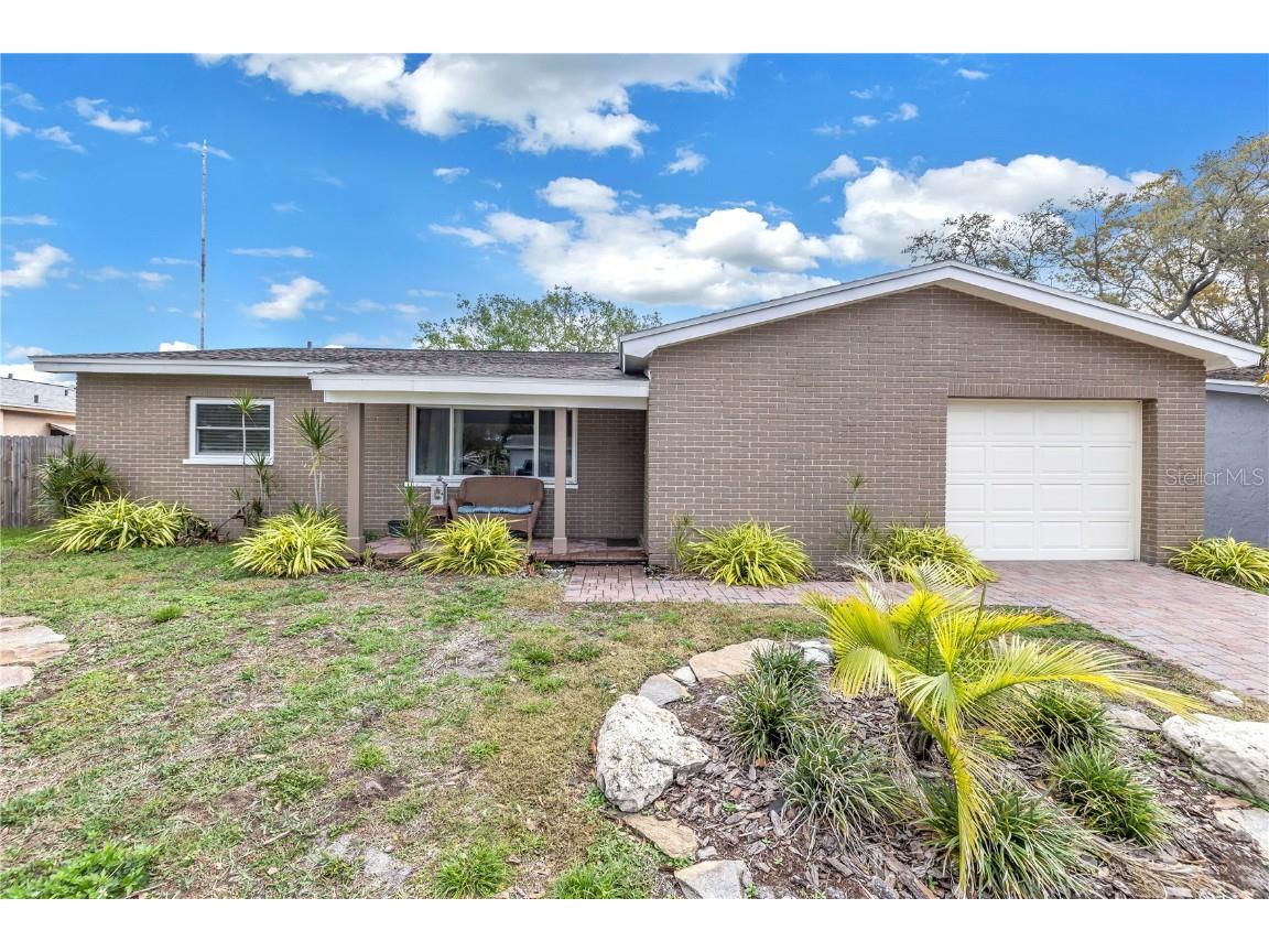 8097 92nd Street Seminole FL 33777 U8233187 image1