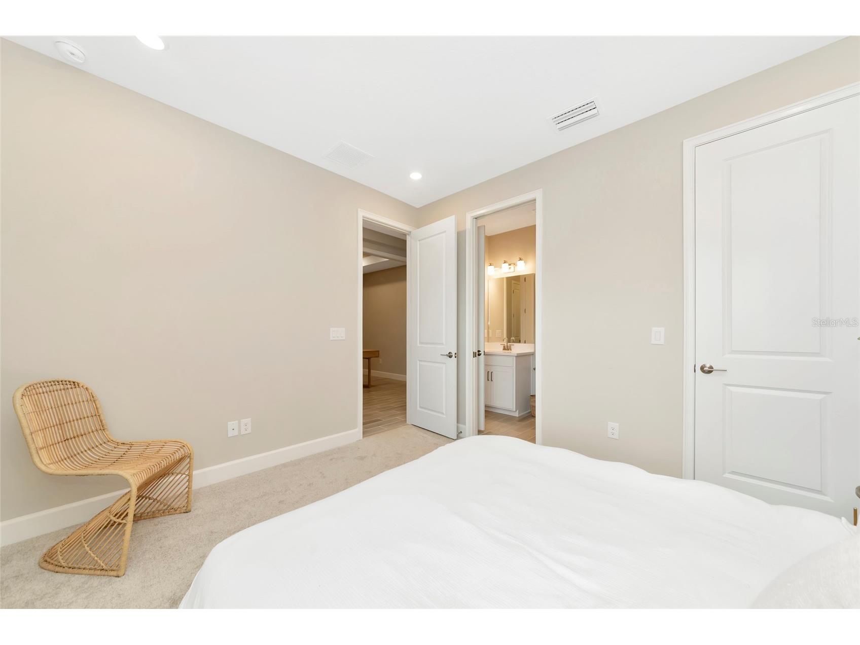8097 Moonbeam Avenue Sarasota FL 34241 A4677599 image29