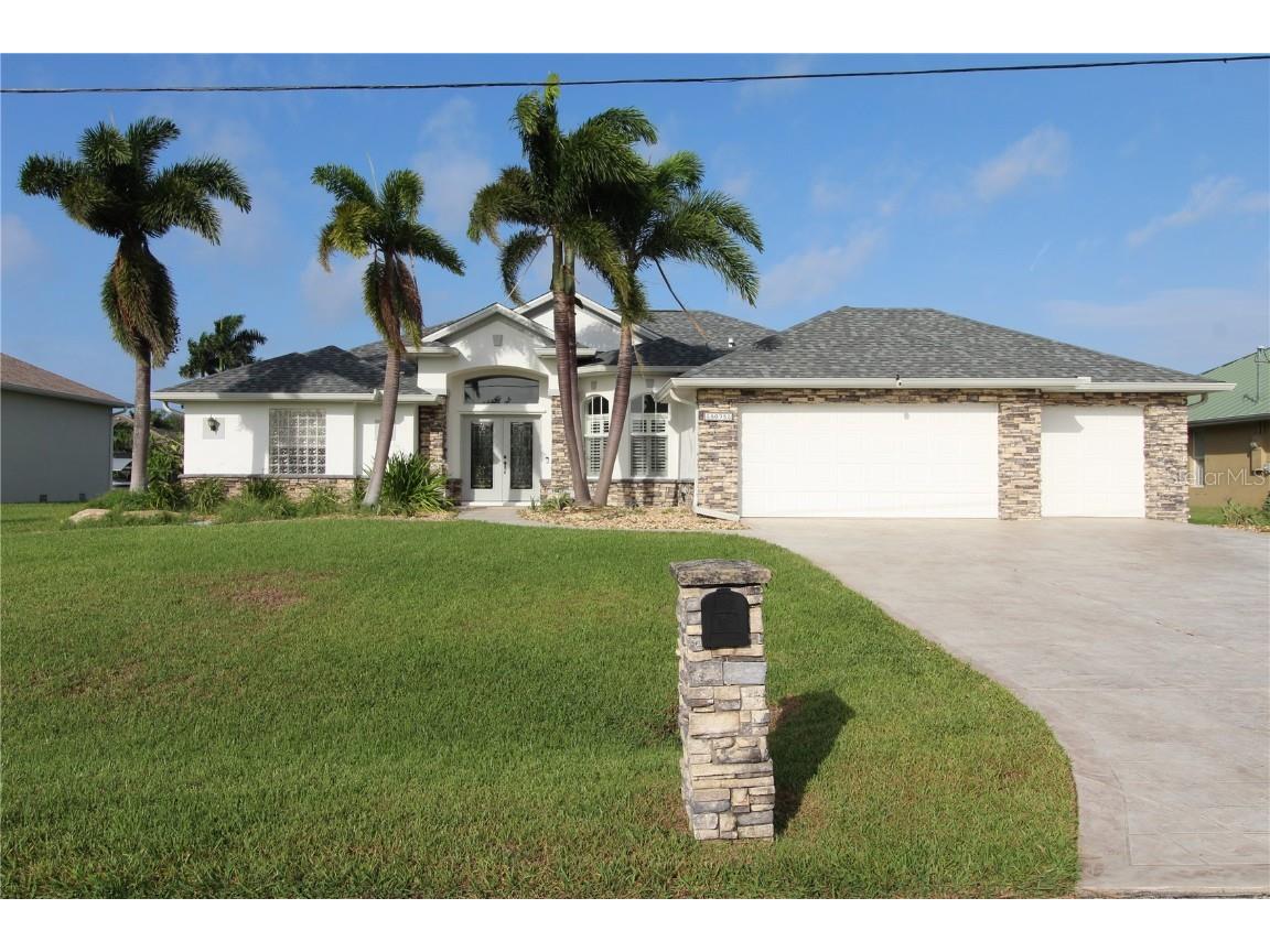 8098 Tracy Circle Port Charlotte FL 33981 - ACORN WATERWAY C7481523 image1