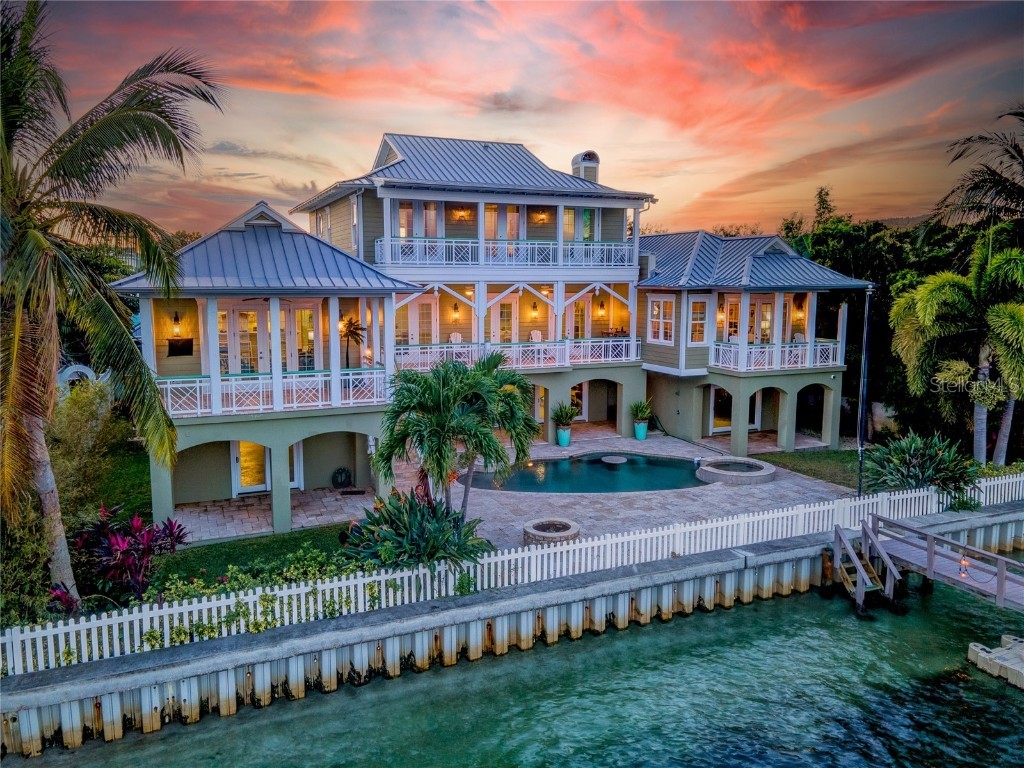 8099 Bayshore Drive Treasure Island FL 33706 - BOCA CIEGA BAY U8179283 image1