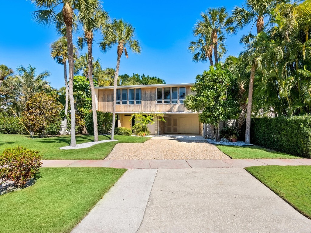 81 Fillmore Drive Sarasota FL 34236 A4560961 image1