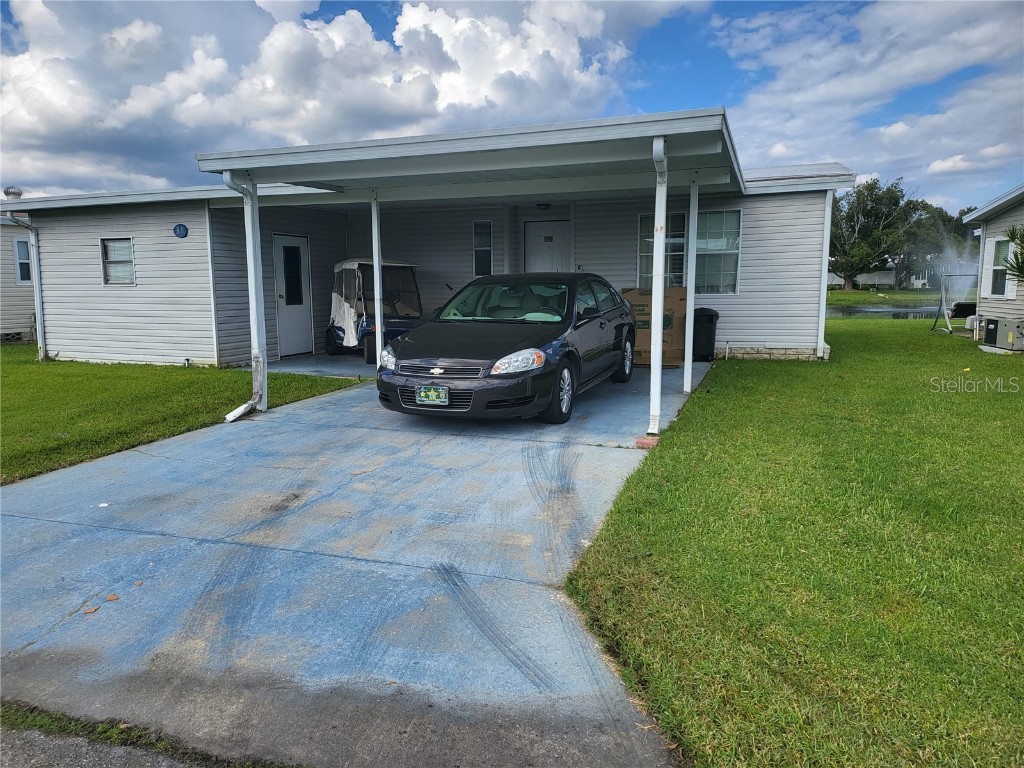 81 Straphmore Drive Haines City FL 33844 - LAKE HENRY P4923356 image1