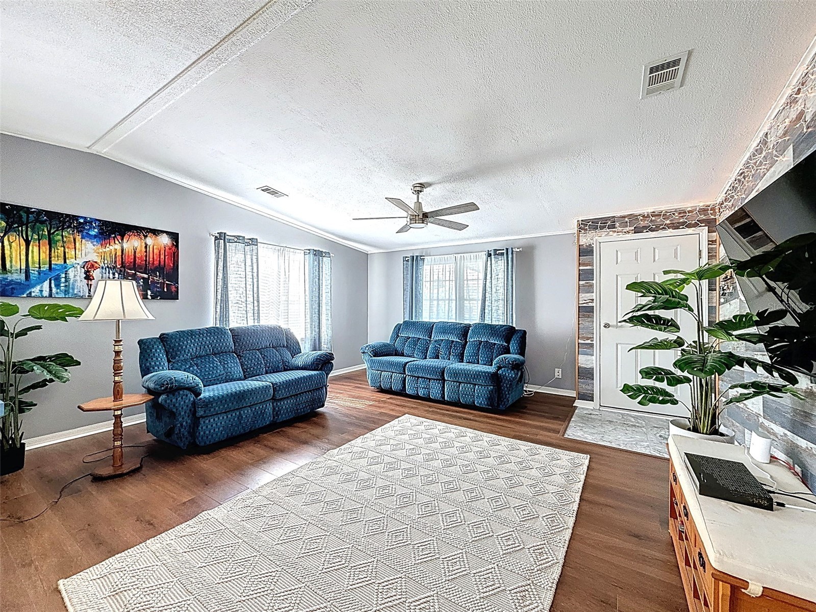 81 Straphmore Drive Haines City FL 33844 - LAKE HENRY P4938086 image5