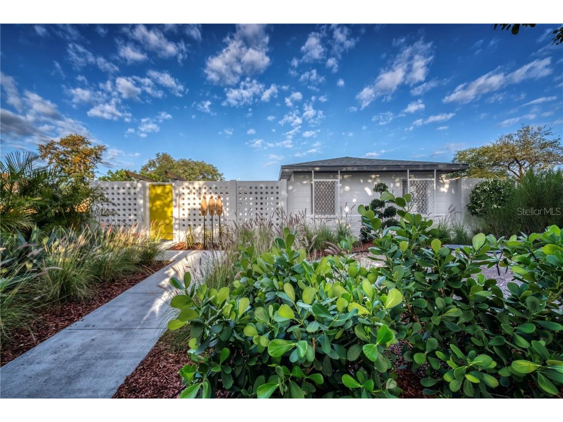 810 15th Street N Saint Petersburg FL 33705 U8252440 image1