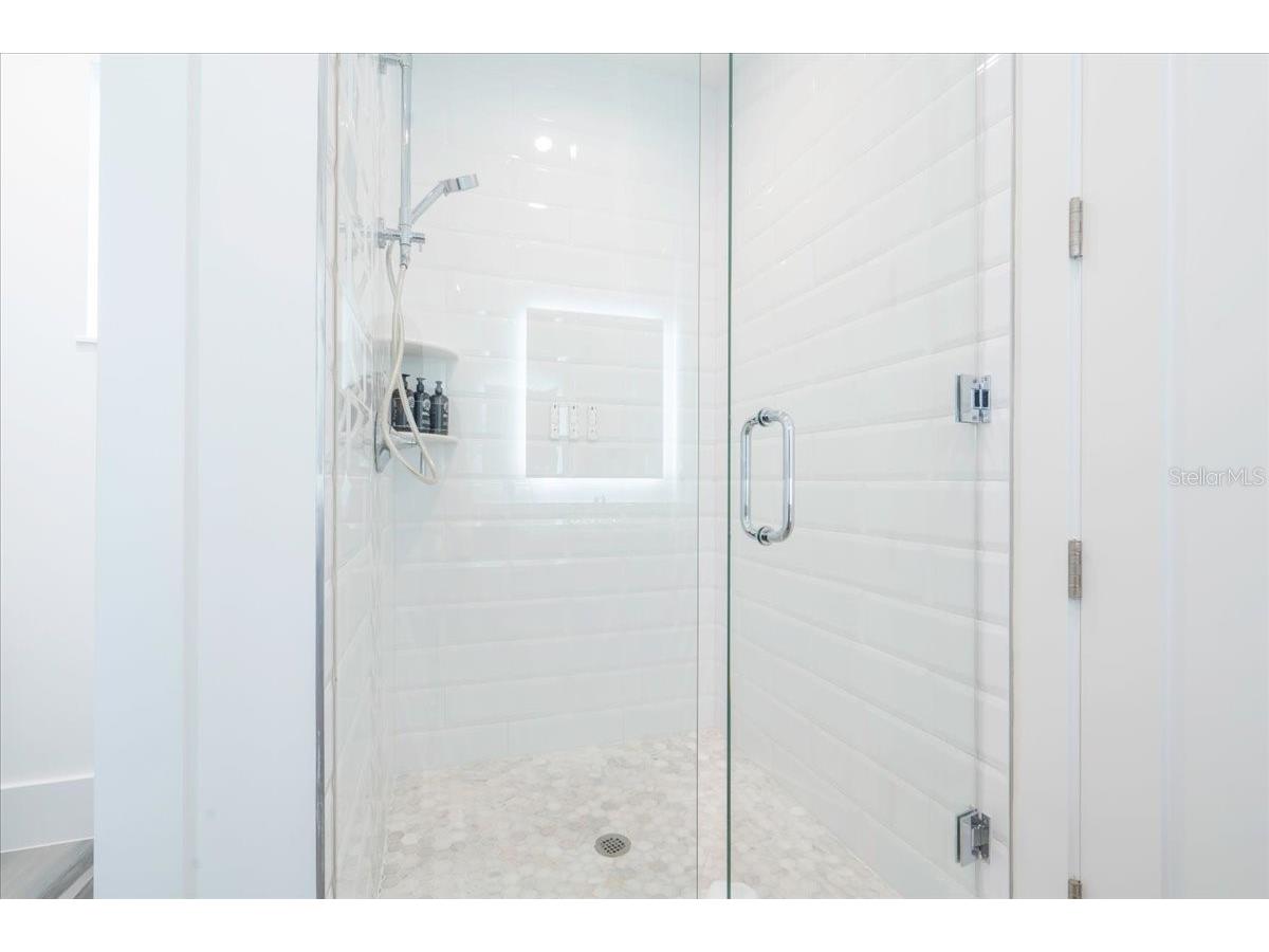 810 39th Street Gulf Marathon FL 33050 W7882197 image39