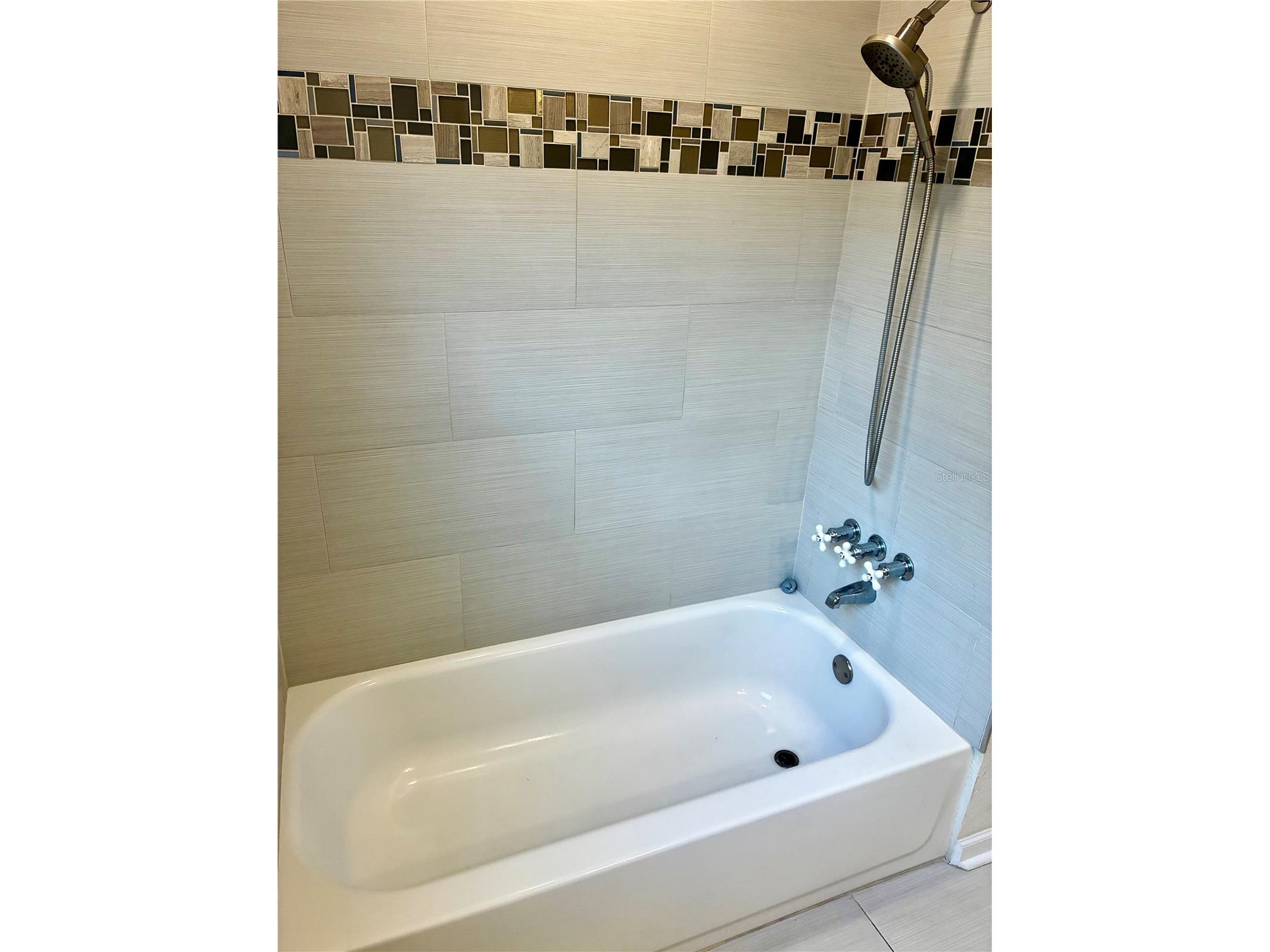 810 52nd Avenue N Saint Petersburg FL 33703 TB8525897 image11