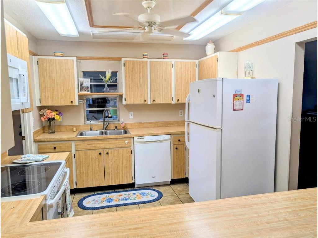 810 Bluewater Drive Sun City Center FL 33573 - SHIMMERING LAKE TB8382041 image11