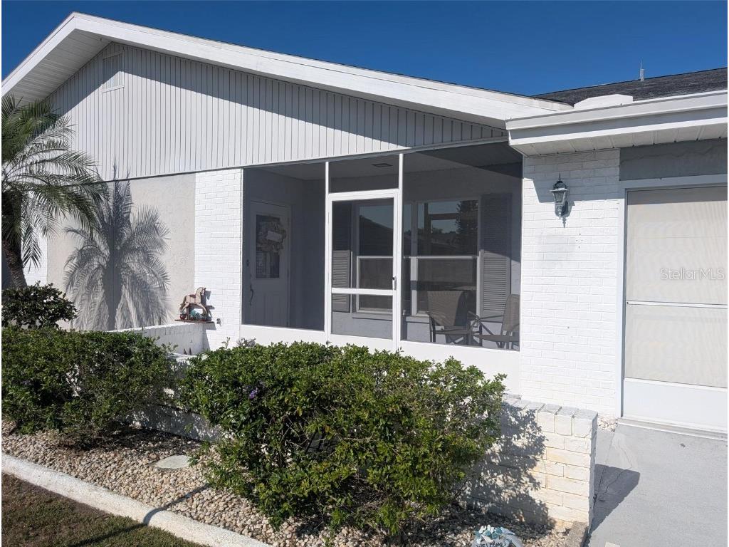 810 Bluewater Drive Sun City Center FL 33573 - SHIMMERING LAKE TB8382041 image2