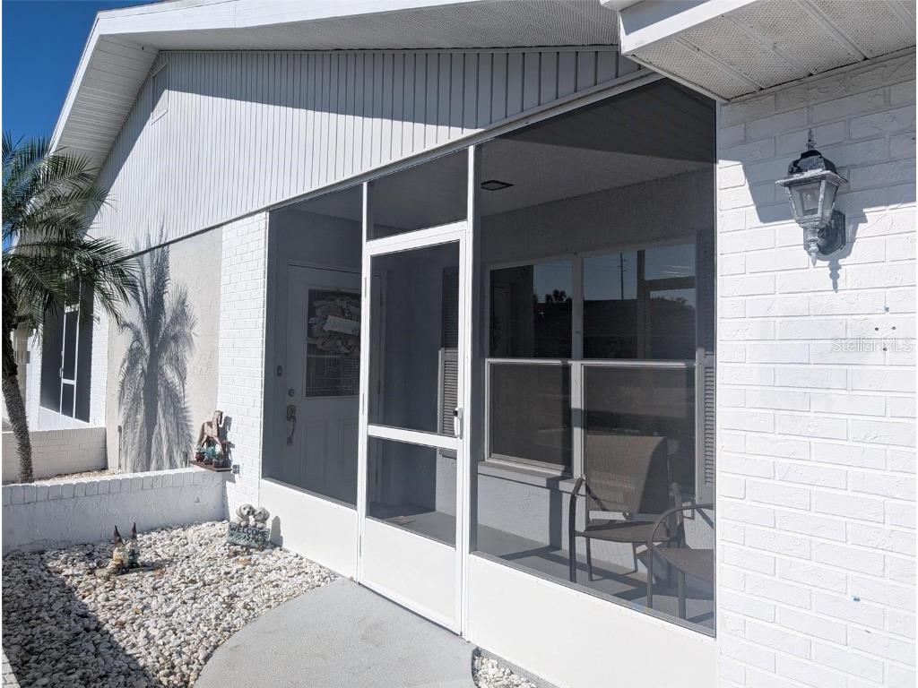 810 Bluewater Drive Sun City Center FL 33573 - SHIMMERING LAKE TB8382041 image3