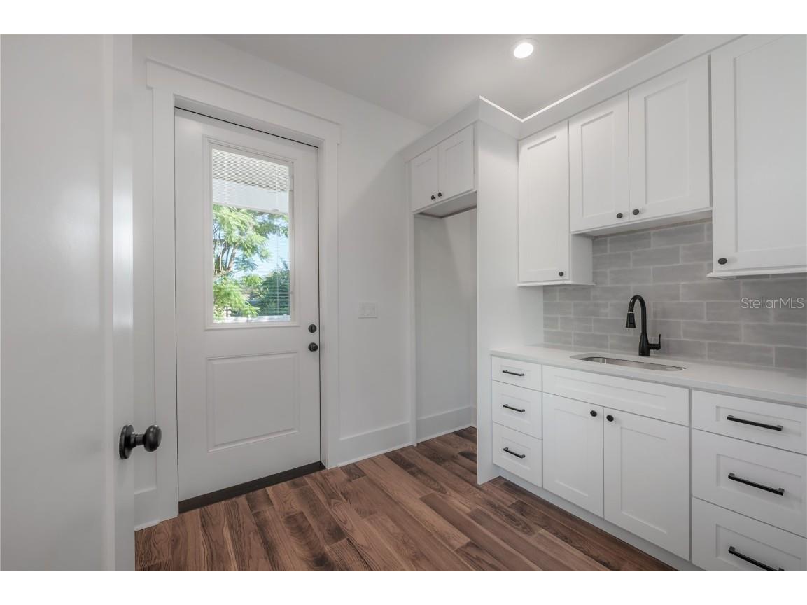 810 E Frierson Avenue Tampa FL 33603 TB8437472 image18