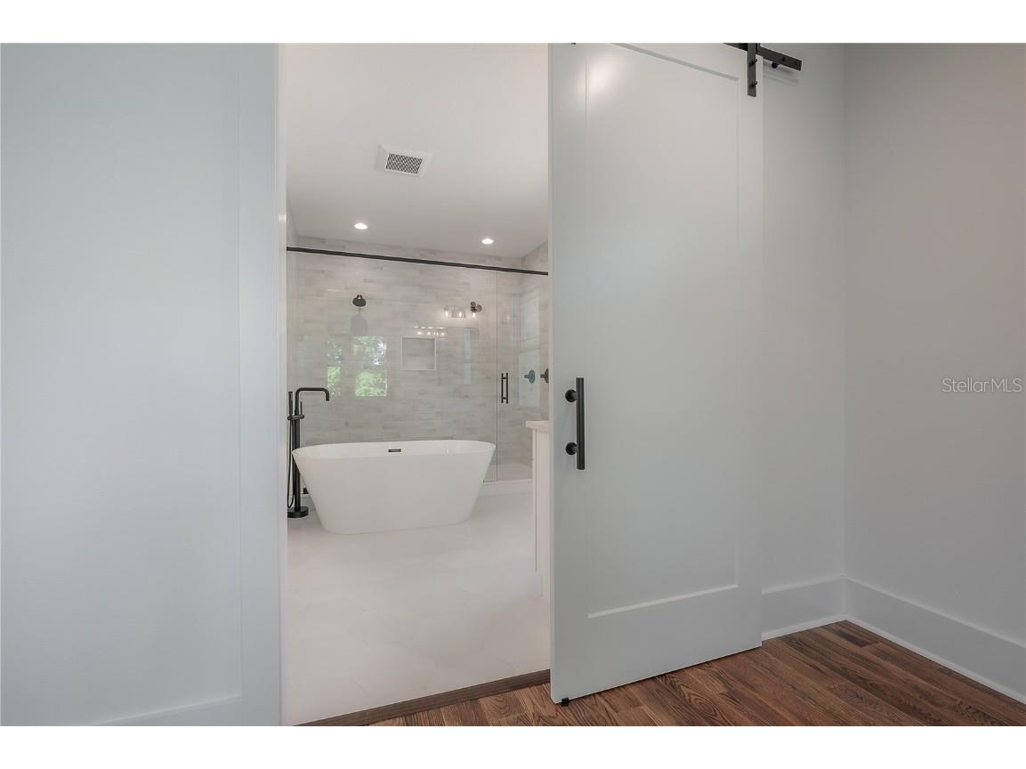 810 E Frierson Avenue Tampa FL 33603 TB8437472 image35