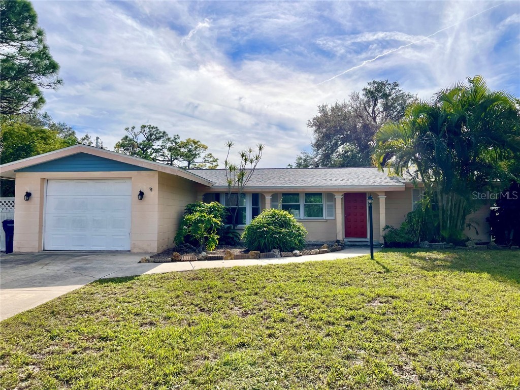 810 Exmoor Street Sarasota FL 34243 A4594233 image1
