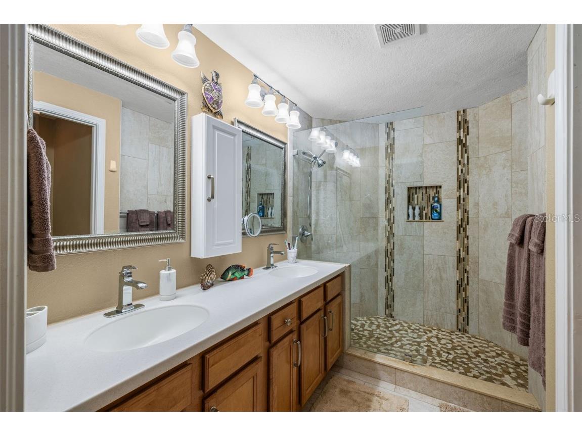 810 Lantern Way Clearwater FL 33765 TB8452390 image20