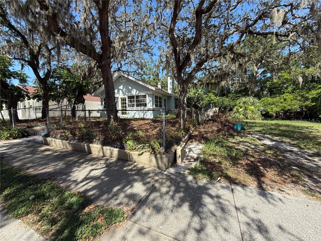 810 Virginia Avenue Tarpon Springs FL 34689 TB8408857 image1