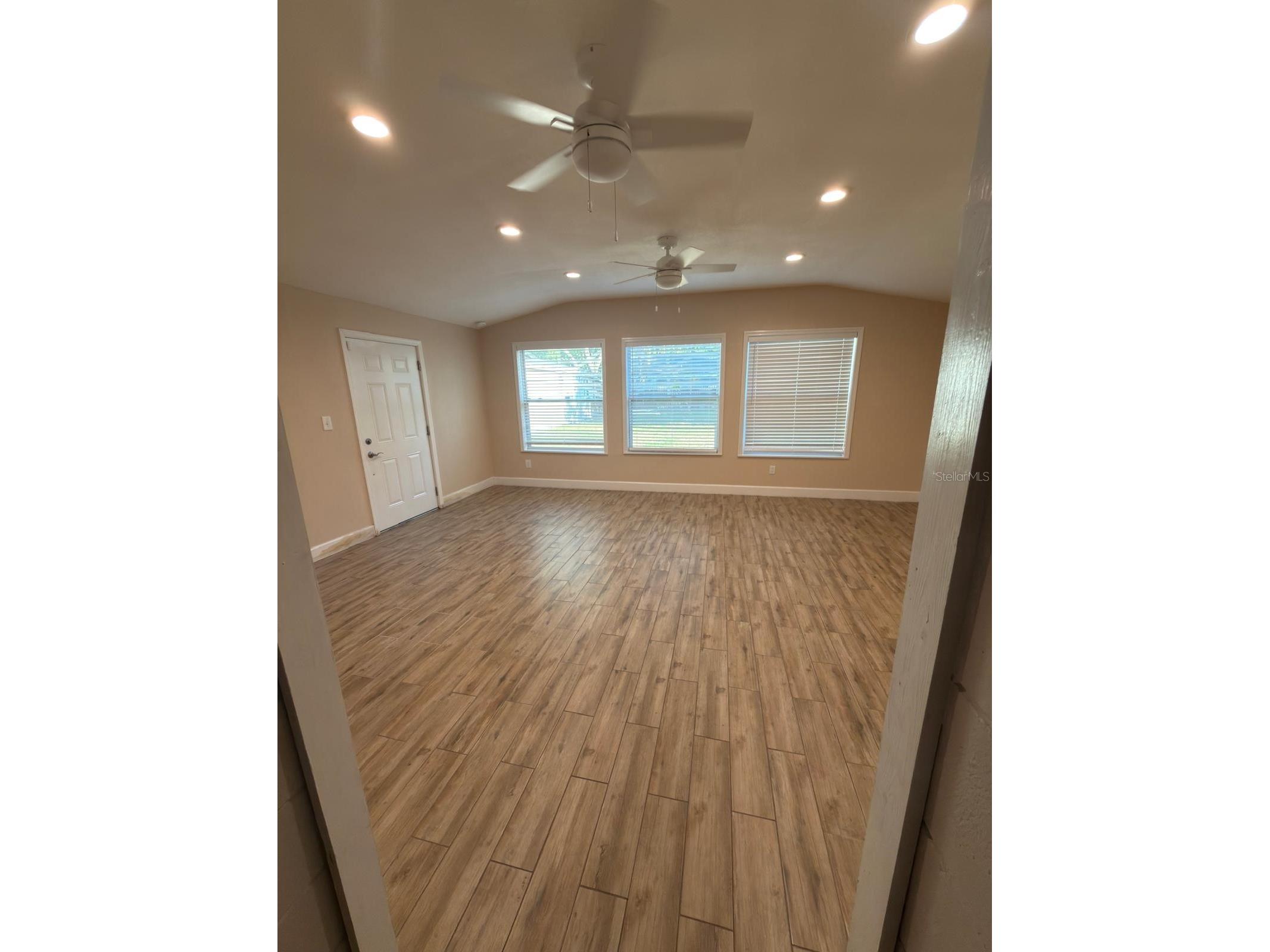 810 W 113th Avenue Tampa FL 33612 TB8508953 image15