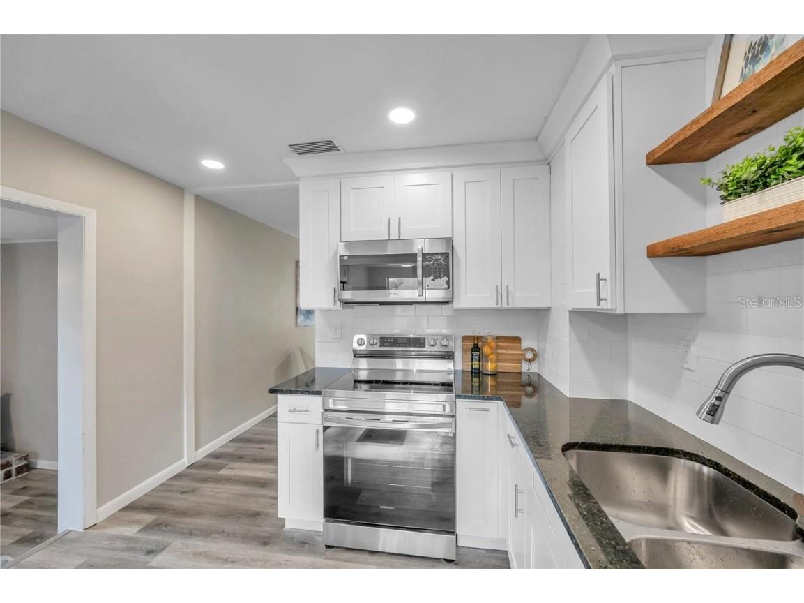 8100 5th Street N Saint Petersburg FL 33702 L4956847 image14