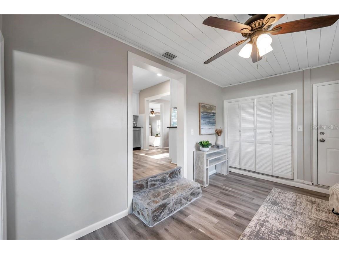 8100 5th Street N Saint Petersburg FL 33702 L4957504 image12