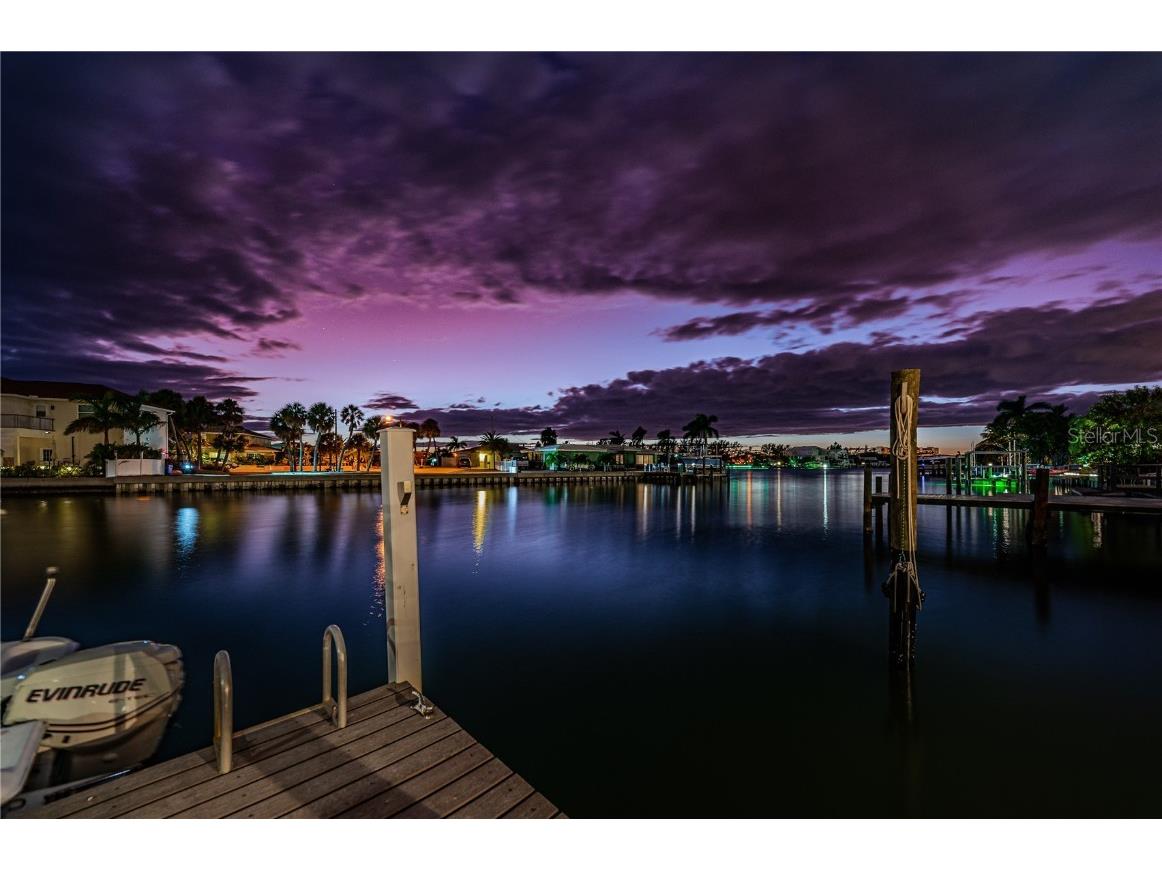 8100 Gulf Boulevard Saint Pete Beach FL 33706 U8220975 image1