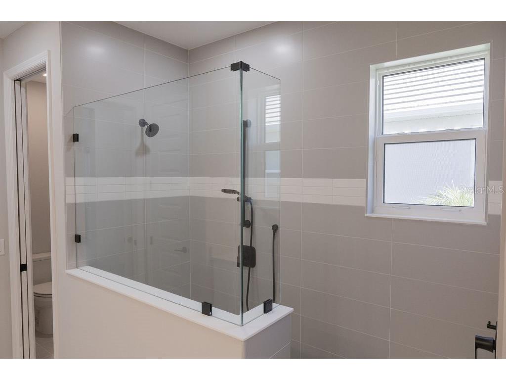 8100 Slipway Drive Sarasota FL 34240 A4687435 image18