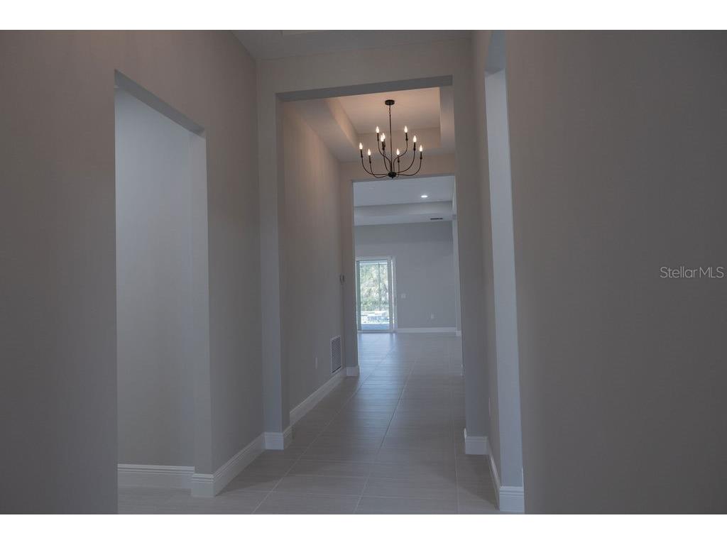 8100 Slipway Drive Sarasota FL 34240 A4687435 image2