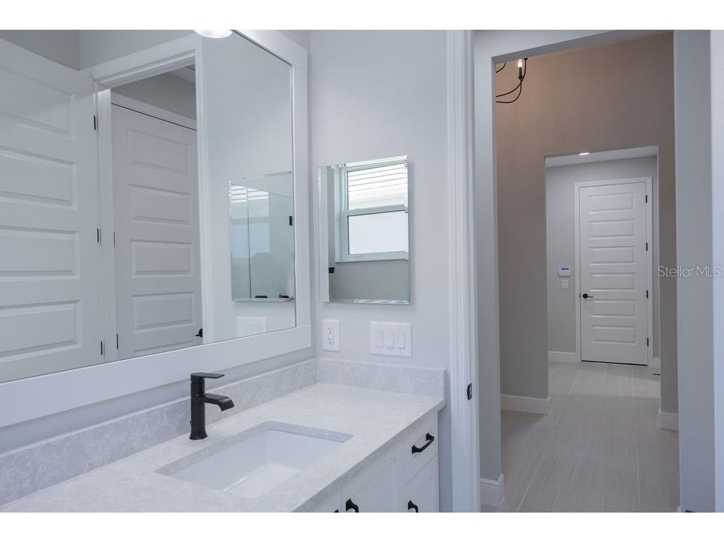 8100 Slipway Drive Sarasota FL 34240 A4687435 image25