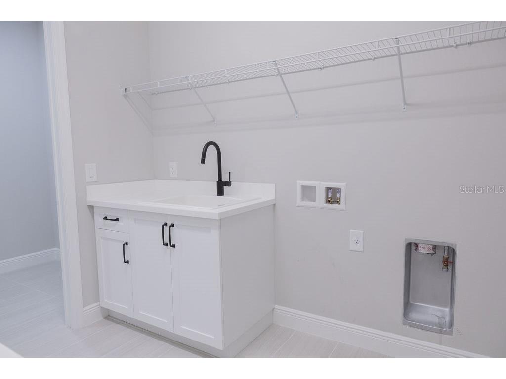 8100 Slipway Drive Sarasota FL 34240 A4687435 image33