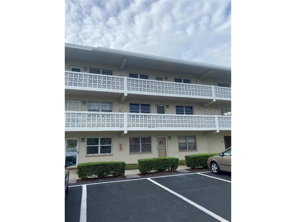 8101 11th Street N #220 Saint Petersburg FL 33702 U8187725 image1