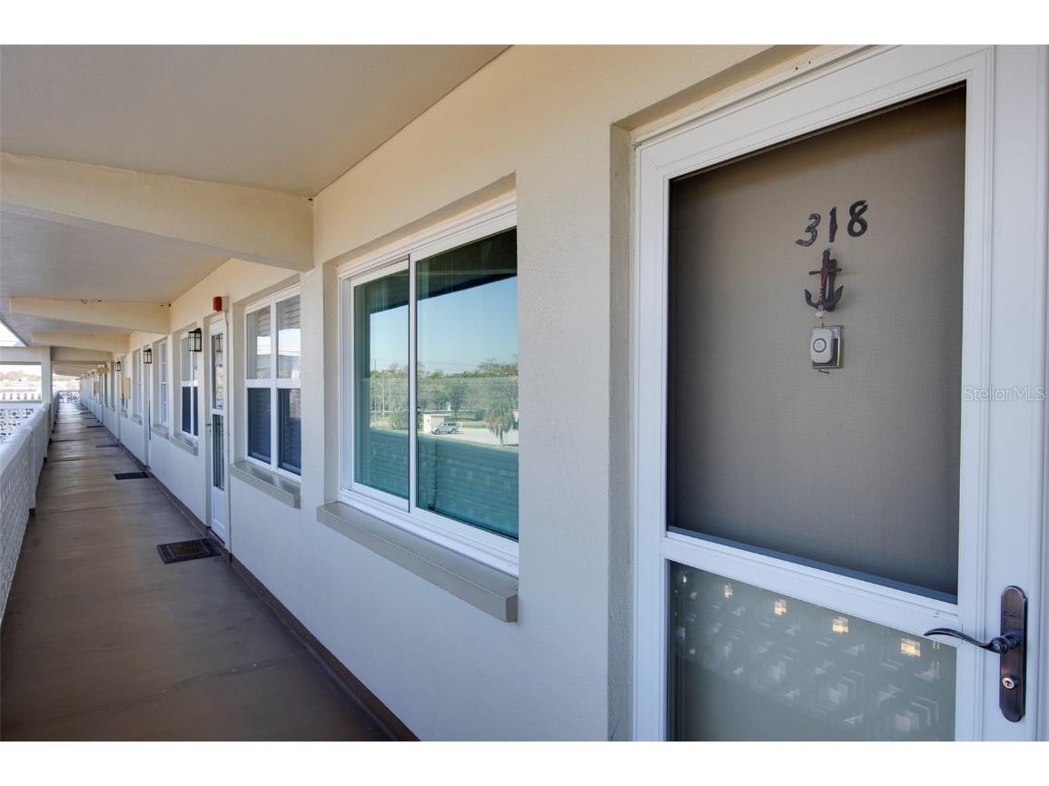8101 11th Street N #318 Saint Petersburg FL 33702 U8229569 image1