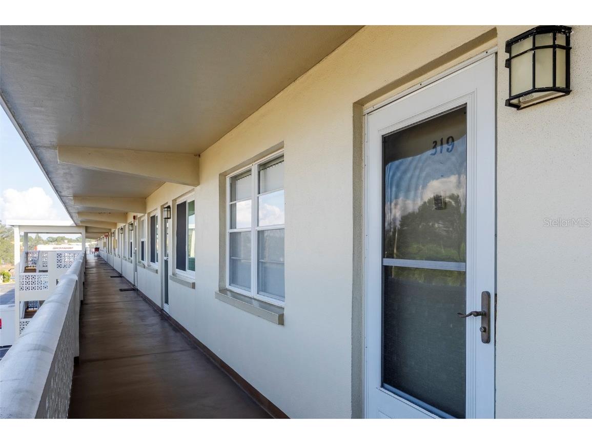 8101 11th Street N #319 Saint Petersburg FL 33702 TB8451726 image1