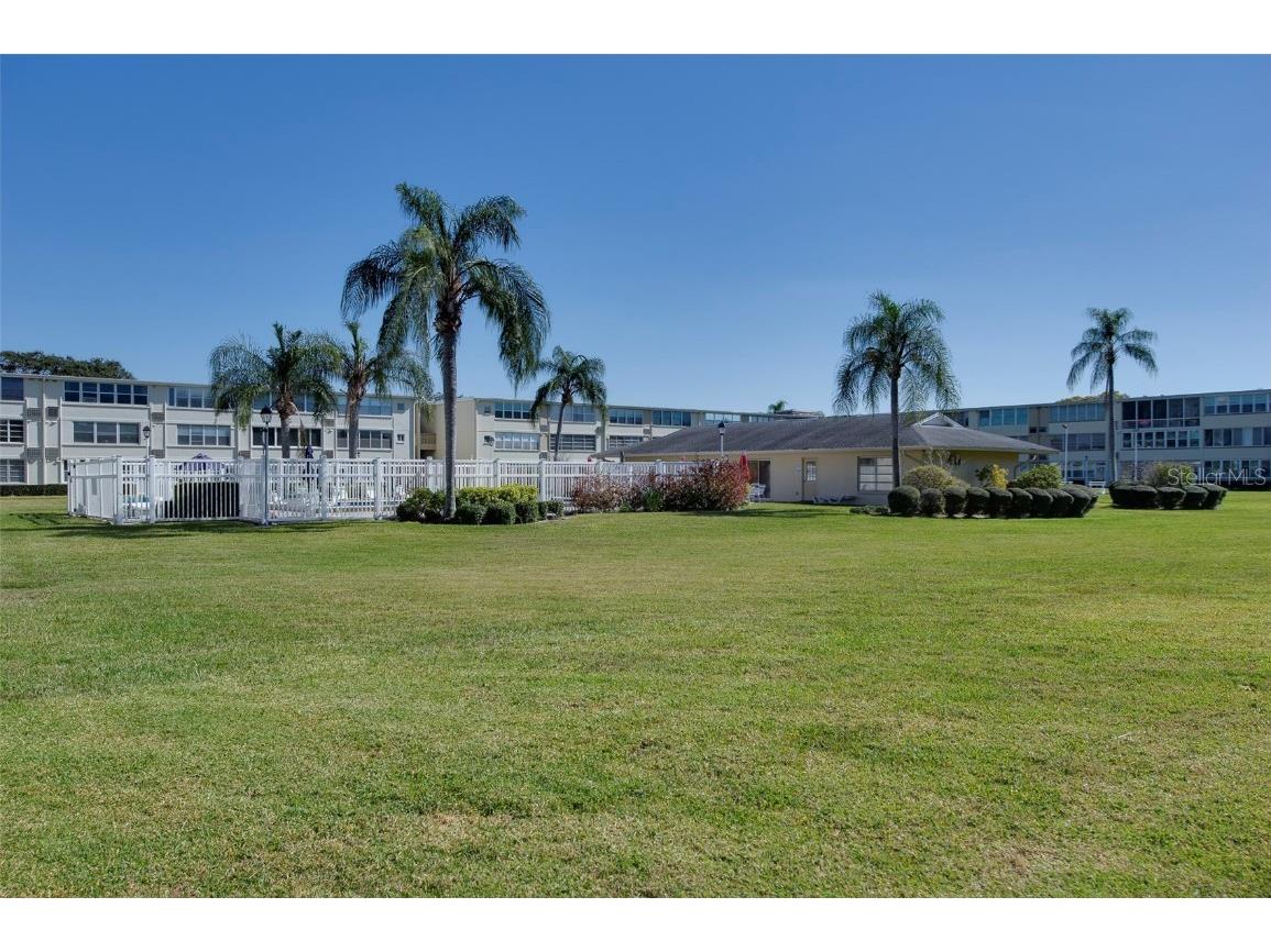 8101 11th Street N #319 Saint Petersburg FL 33702 TB8451726 image32