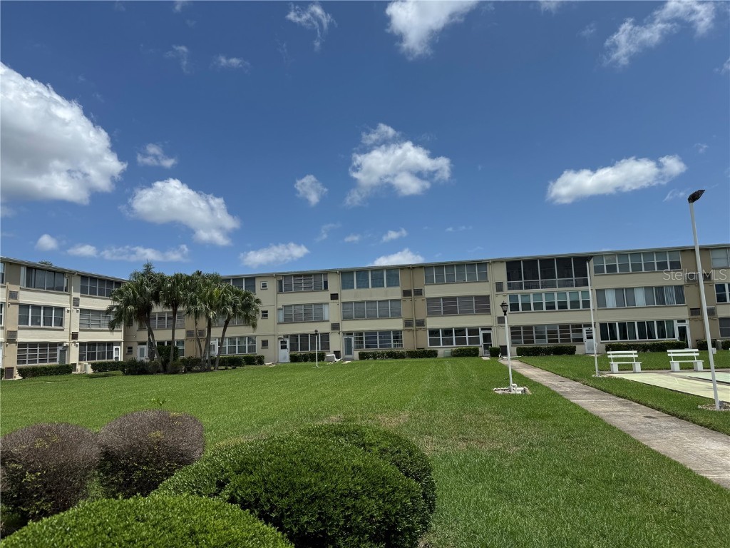 8101 11th Street N #320 Saint Petersburg FL 33702 A4665900 image35