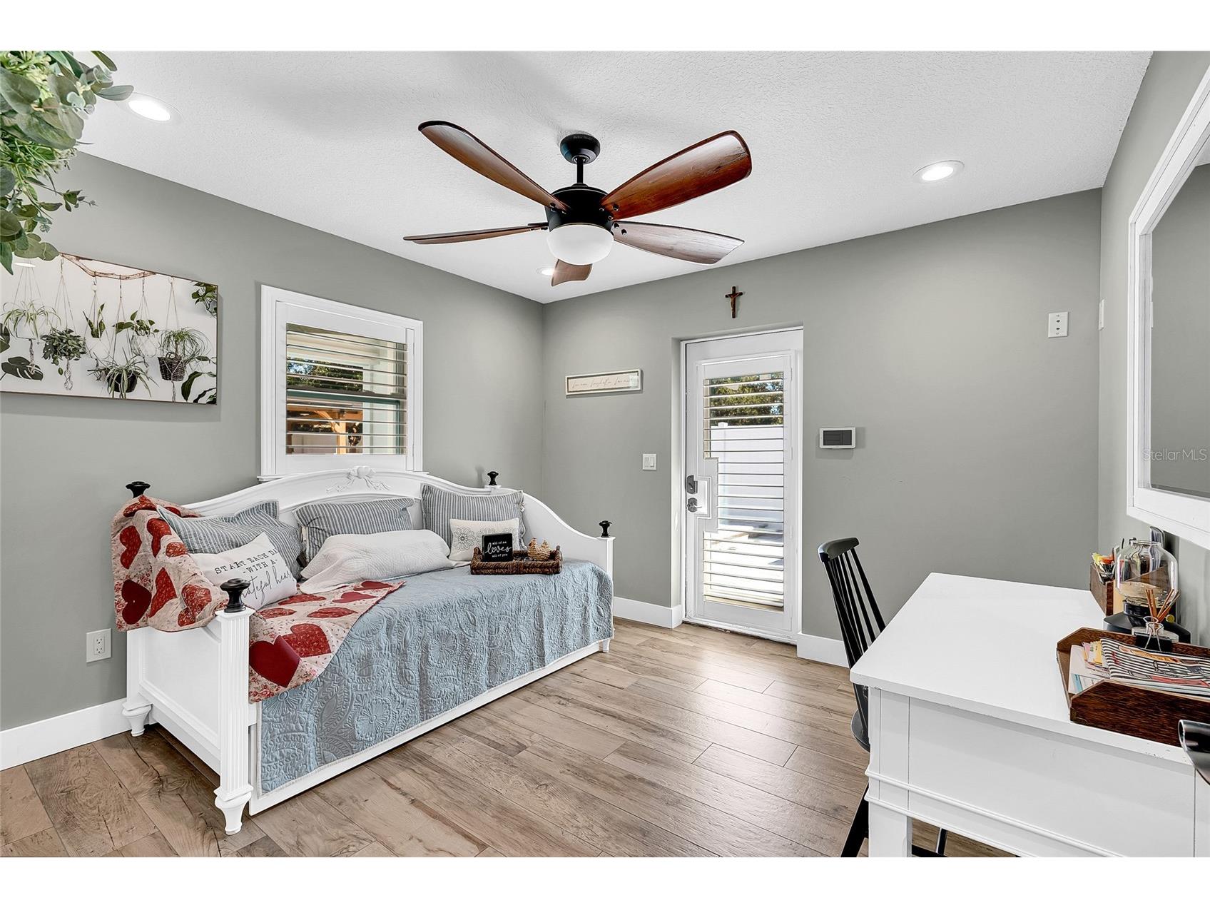 8101 38th Avenue N Saint Petersburg FL 33710 TB8420144 image16