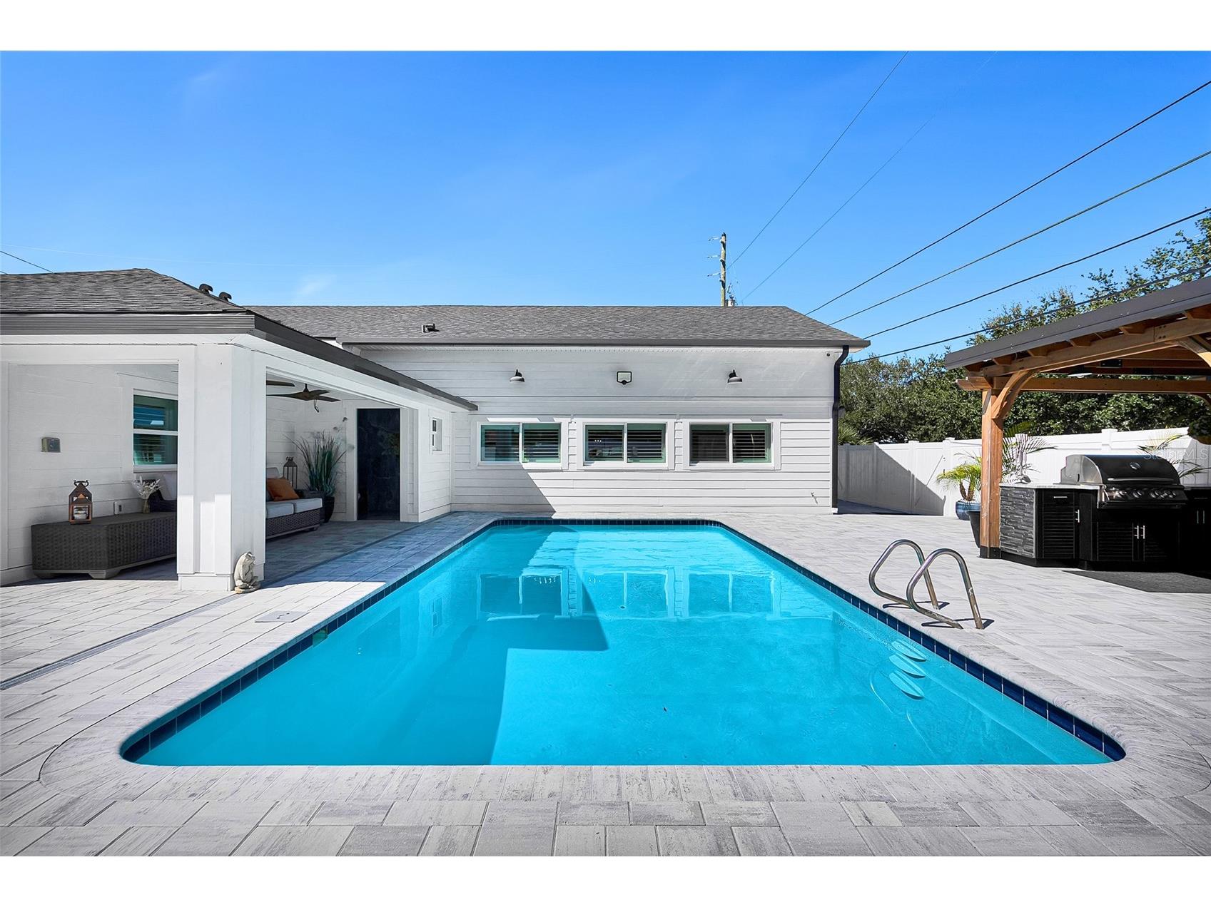 8101 38th Avenue N Saint Petersburg FL 33710 TB8420144 image3