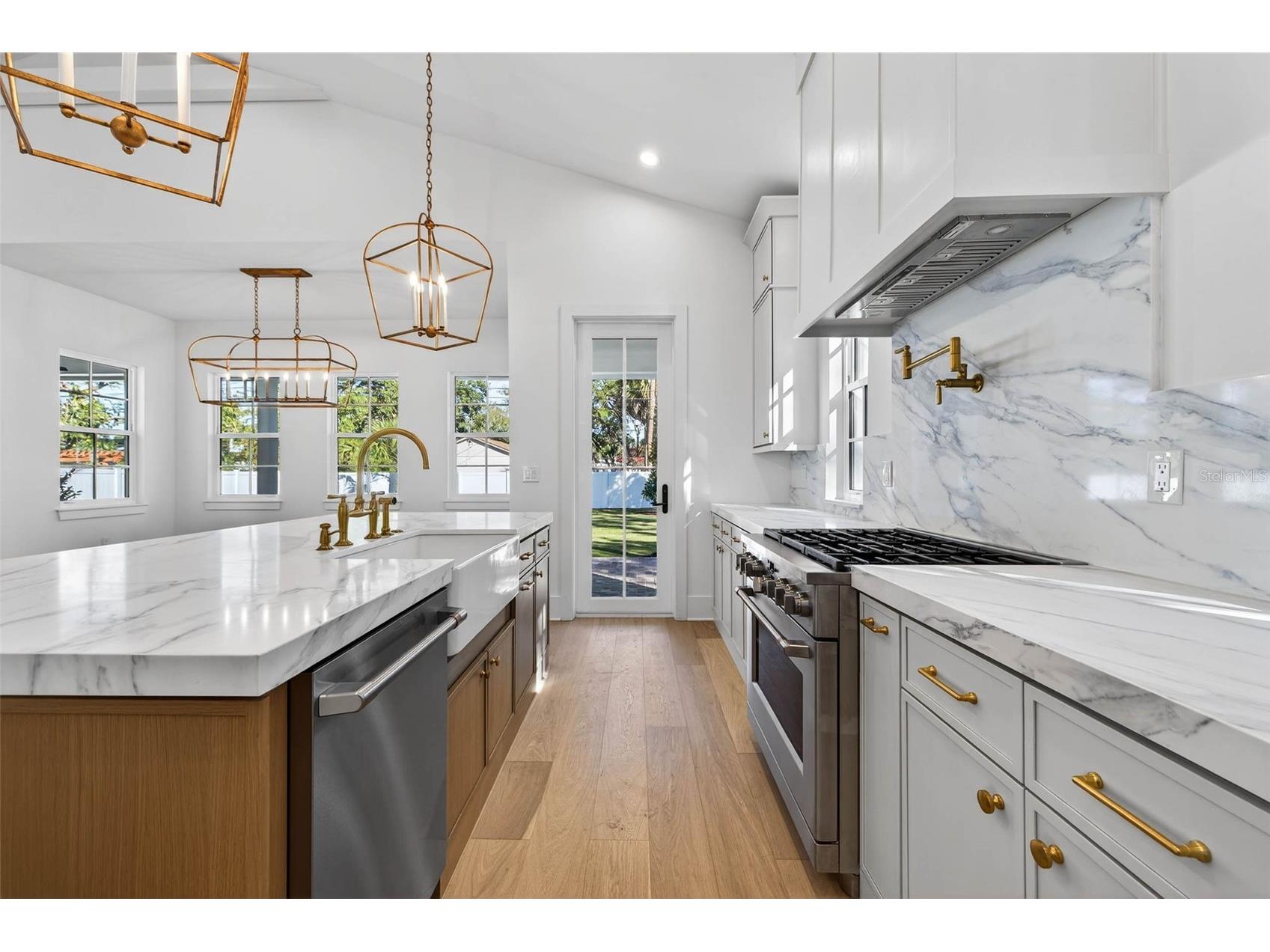 8101 Country Club Road N Saint Petersburg FL 33710 TB8467484 image17