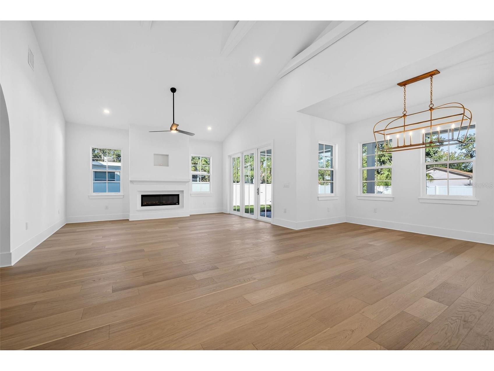 8101 Country Club Road N Saint Petersburg FL 33710 TB8467484 image22