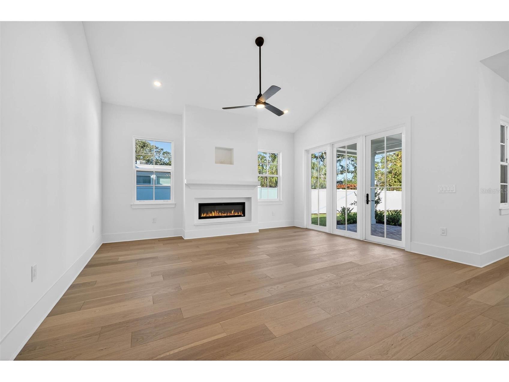 8101 Country Club Road N Saint Petersburg FL 33710 TB8467484 image6