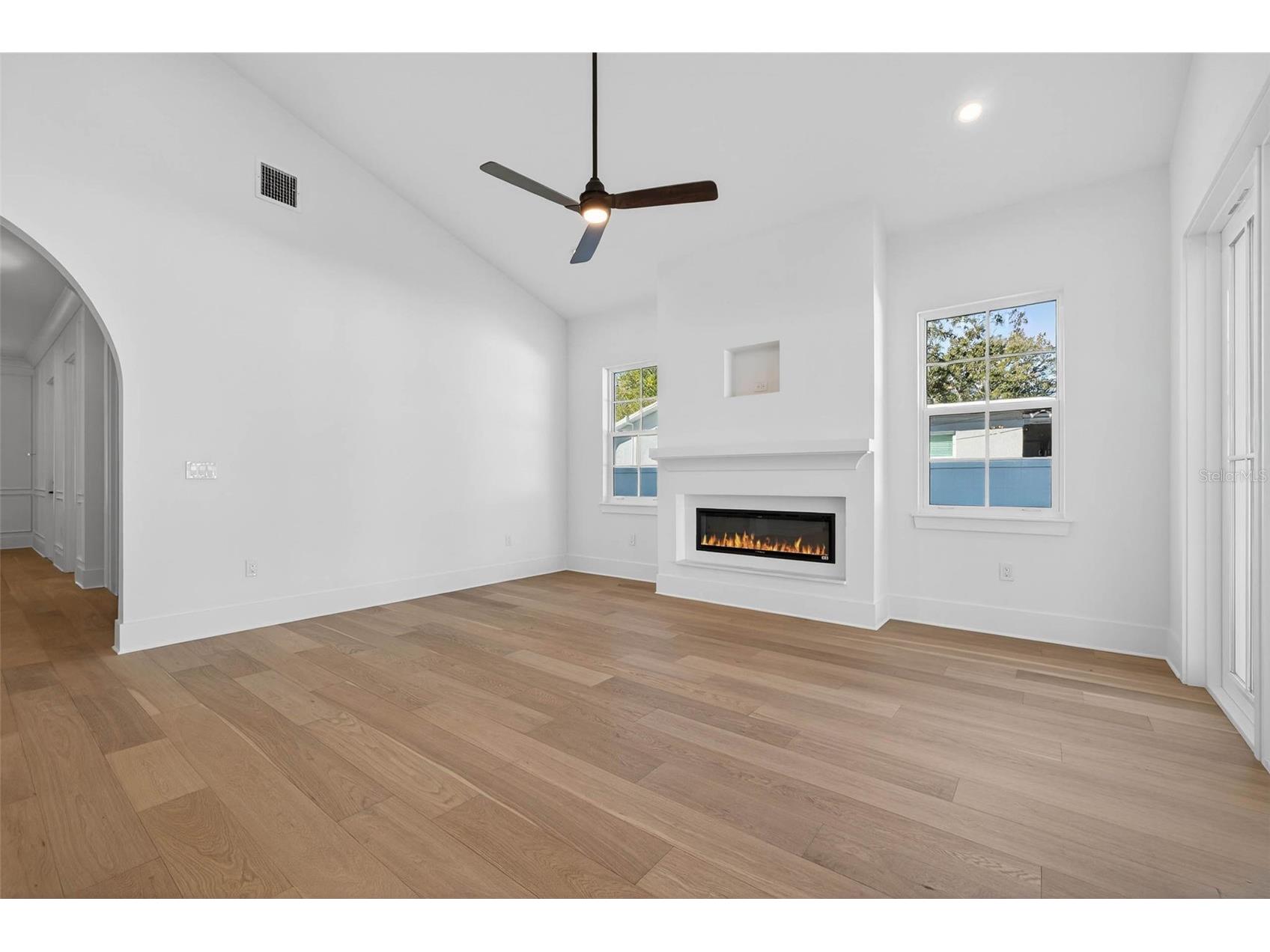 8101 Country Club Road N Saint Petersburg FL 33710 TB8467484 image8