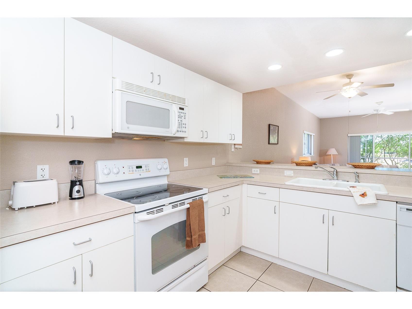 8101 Memory Lane #122 Rotonda West FL 33947 D6146317 image11