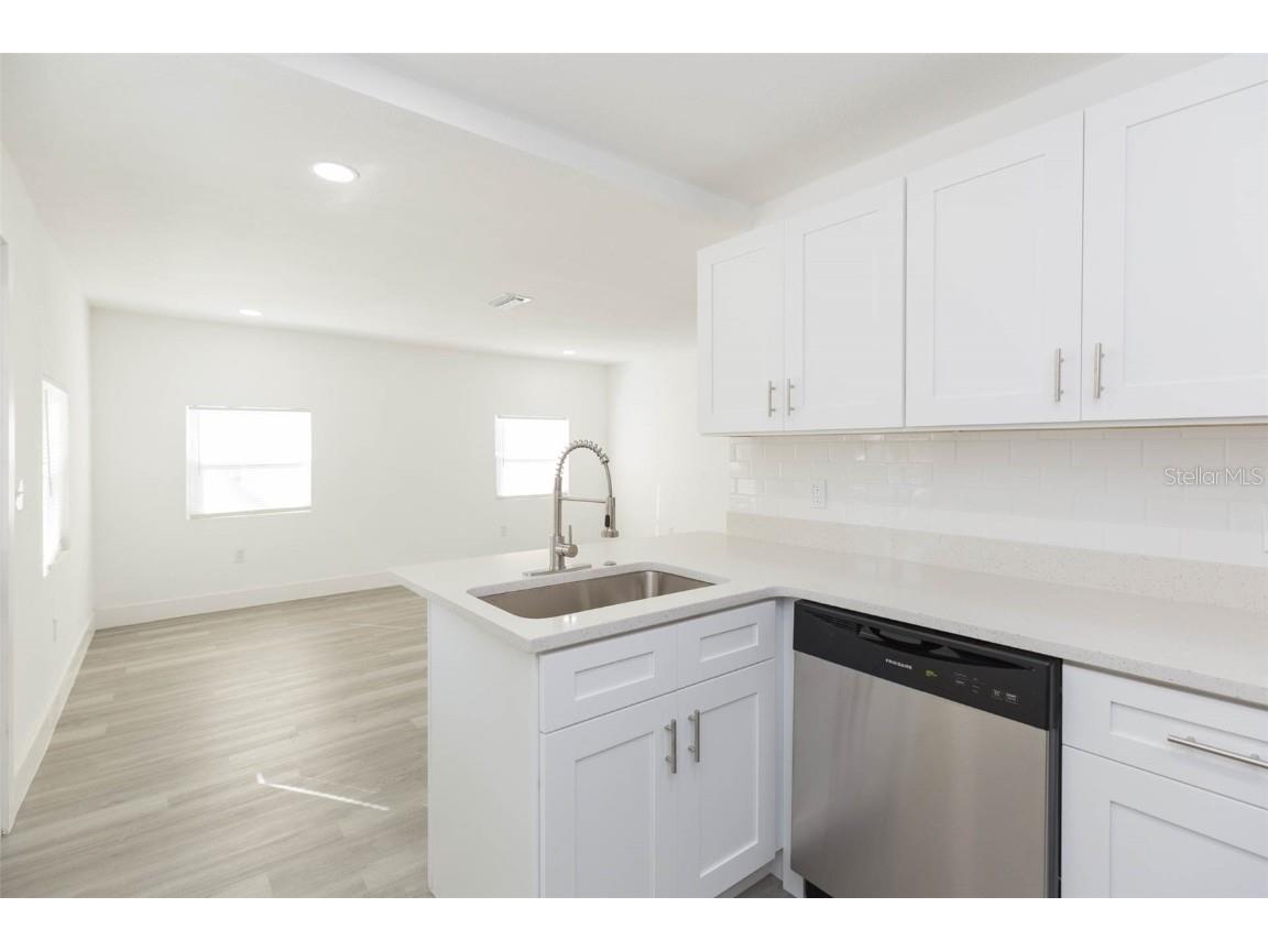 8102 N 14th Tampa FL 33604 TB8456923 image13