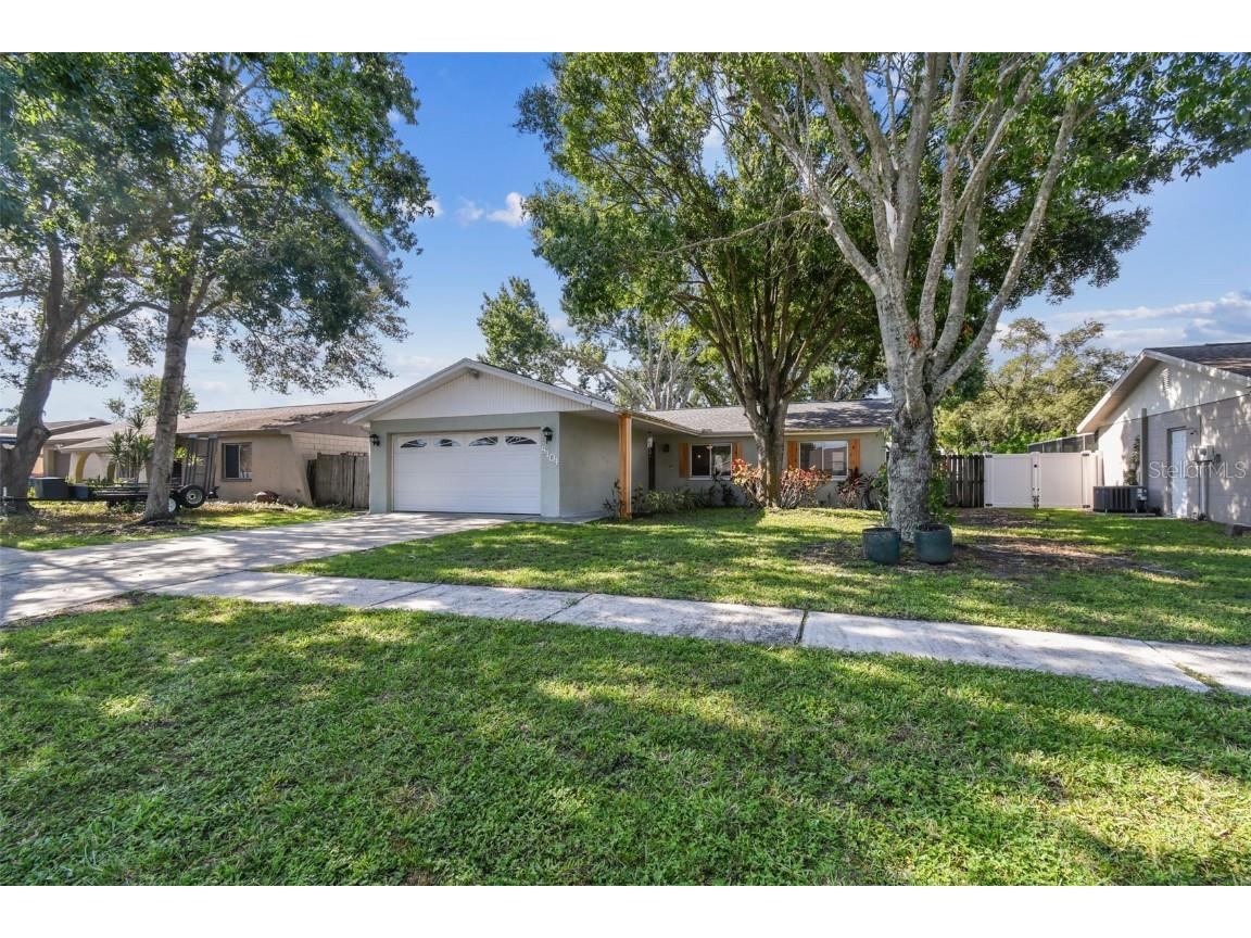 8104 Candlewoode Drive Largo FL 33773 W7878587 image1