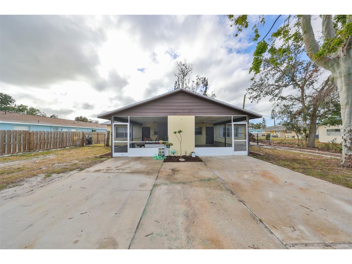 8105 43rd Avenue W #8105 AND 8107 Bradenton FL 34209 TB8336460 image1