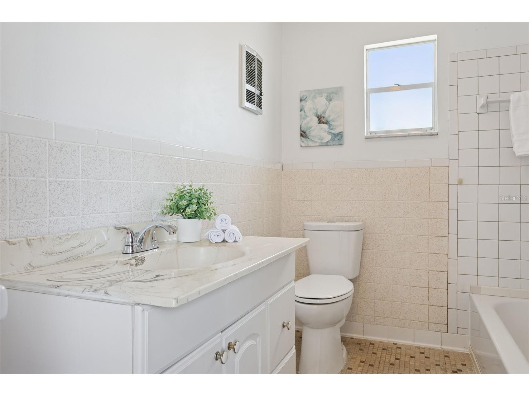 8105 Alpine Avenue Tampa FL 33619 TB8478999 image21