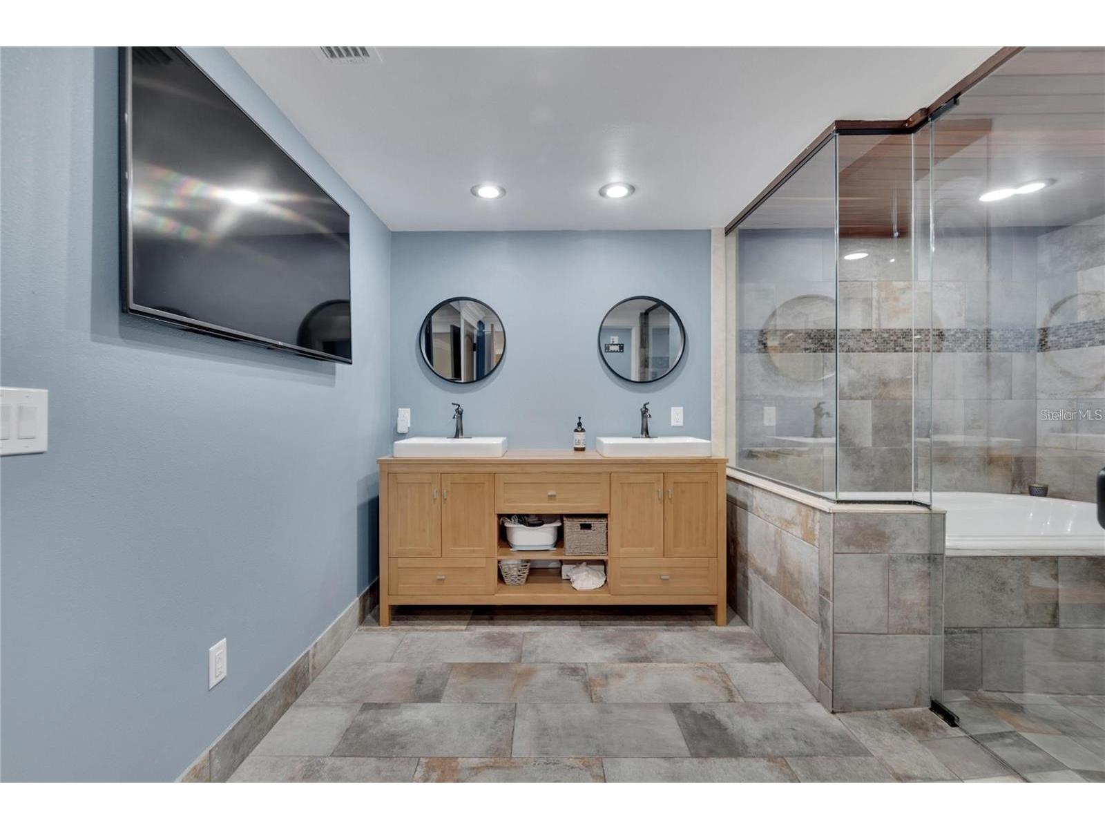 8105 Brower Drive Bradenton FL 34211 TB8494249 image14