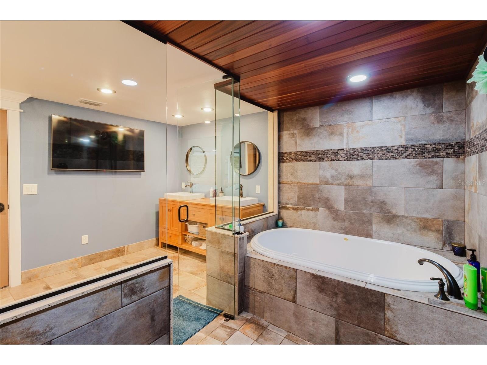 8105 Brower Drive Bradenton FL 34211 TB8494249 image18