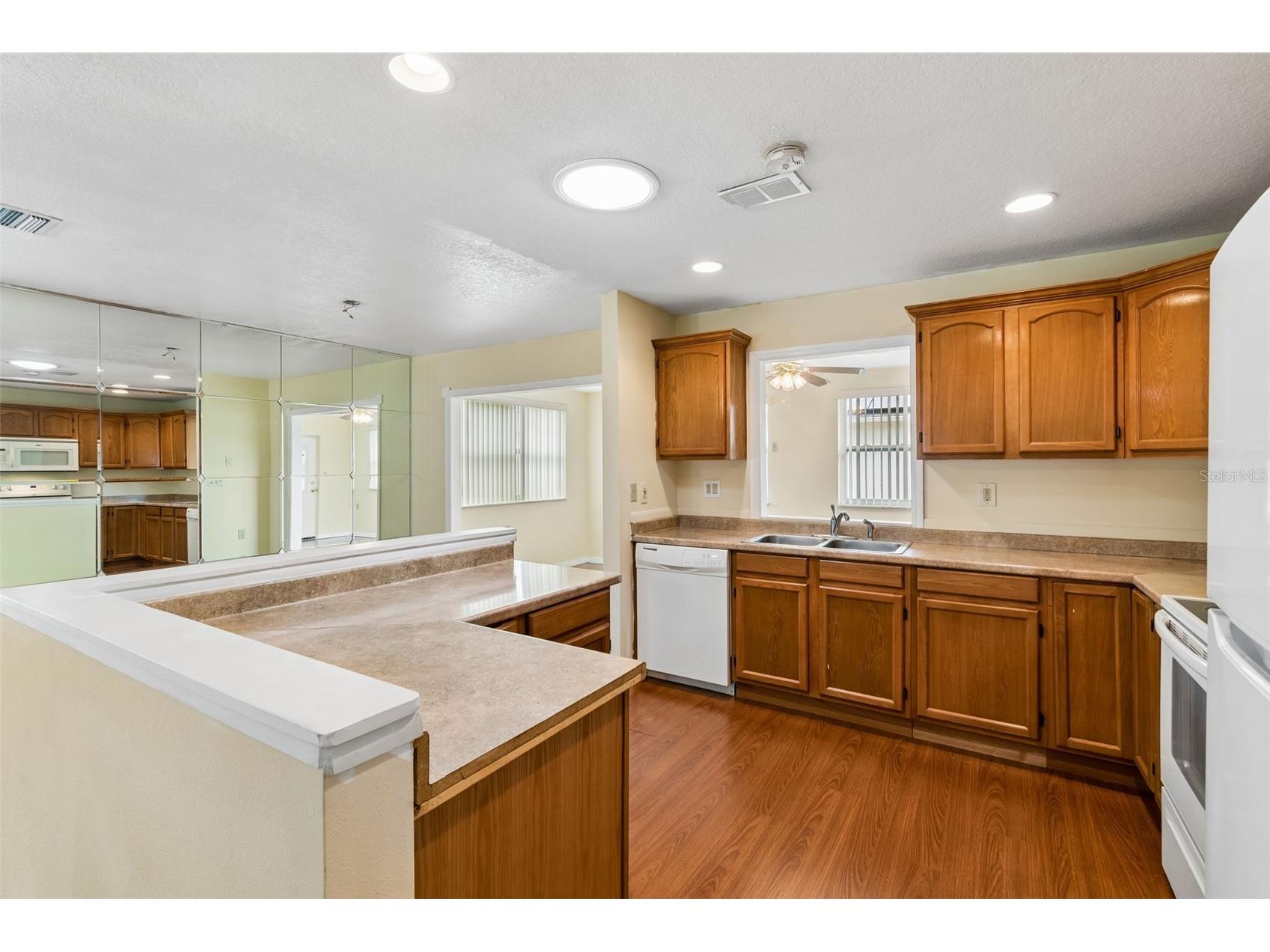 8105 Casuarina Drive Port Richey FL 34668 W7884152 image14