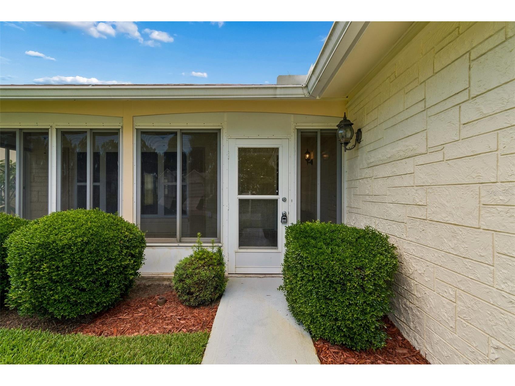 8105 Casuarina Drive Port Richey FL 34668 W7884152 image2